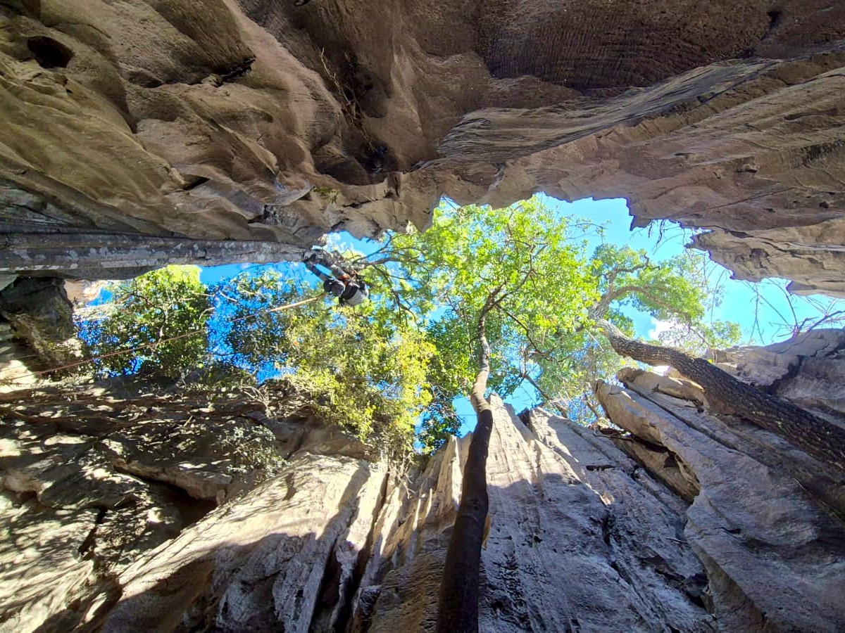 Técnicas verticais em espeleologia